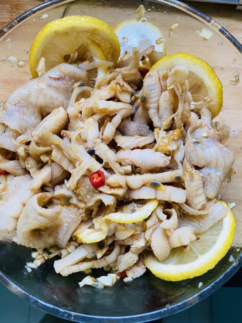 【酸辣无骨凤爪】