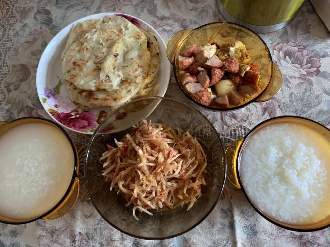 鸡蛋葱油饼                  （更新饼坯保存方法）