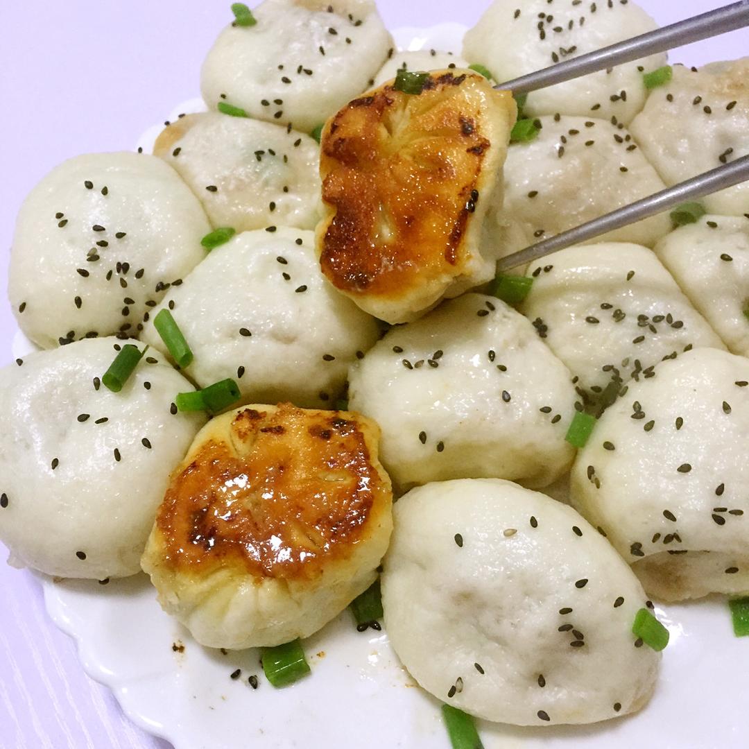 咸蛋黄鲜肉生煎包