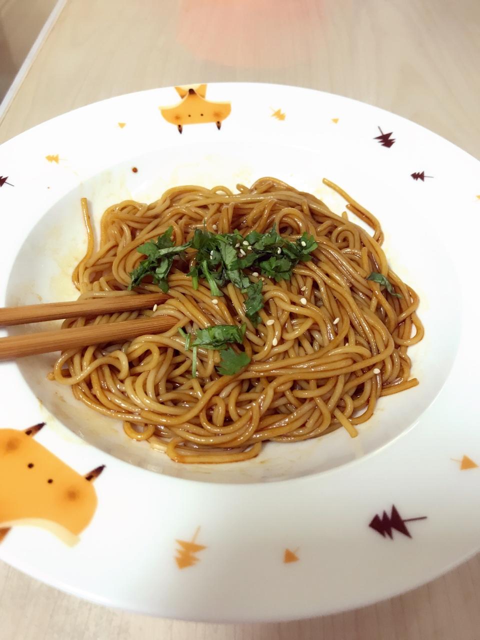 葱油拌面（快手简单，美味无敌）