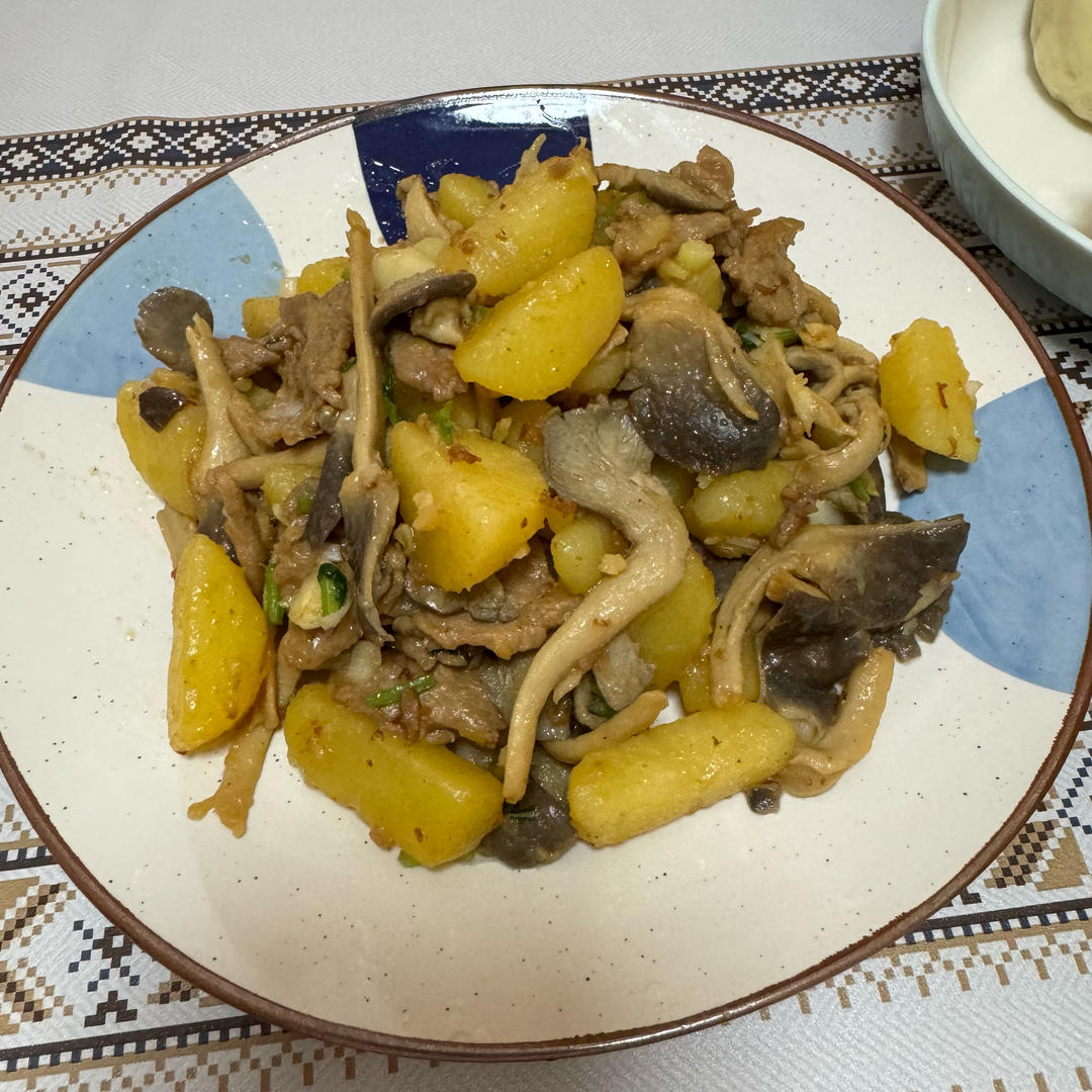小平菇炖土豆