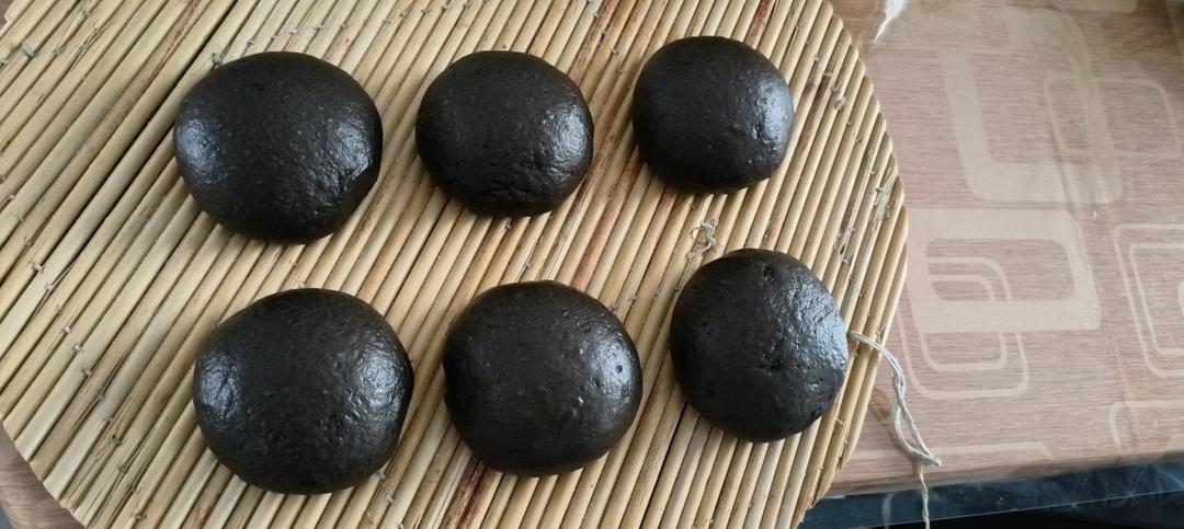 黑芝麻酱馒头