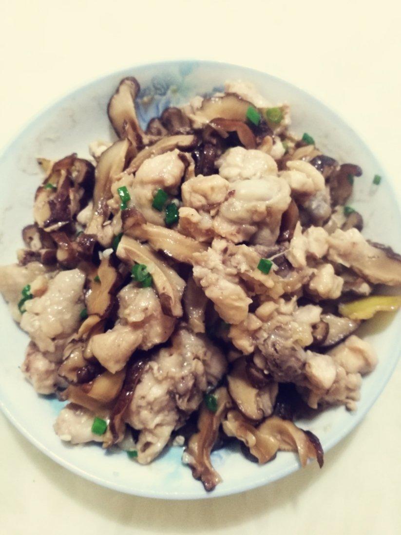 香菇蒸鸡腿肉