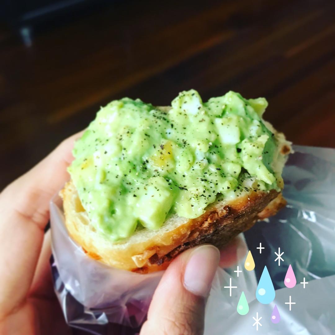 【在美味中减脂增肌】牛油果鸡蛋沙拉三明治（不含蛋黄酱健康版）