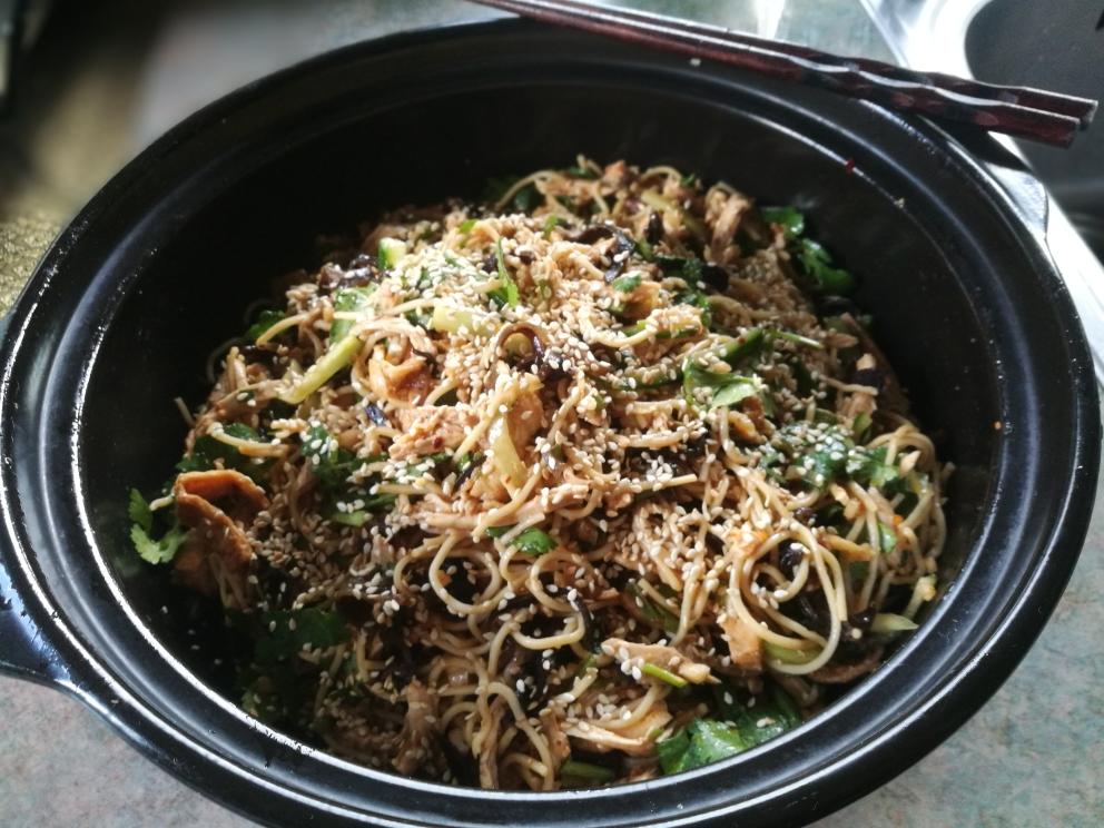 鸡丝凉面沙拉-夏天的爽口餐的做法