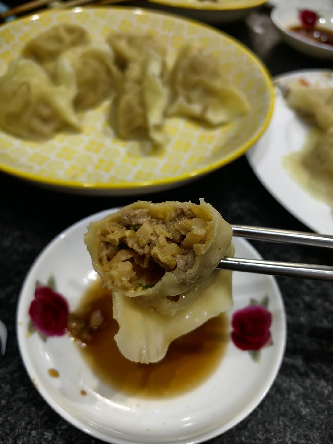 猪肉酸菜水饺