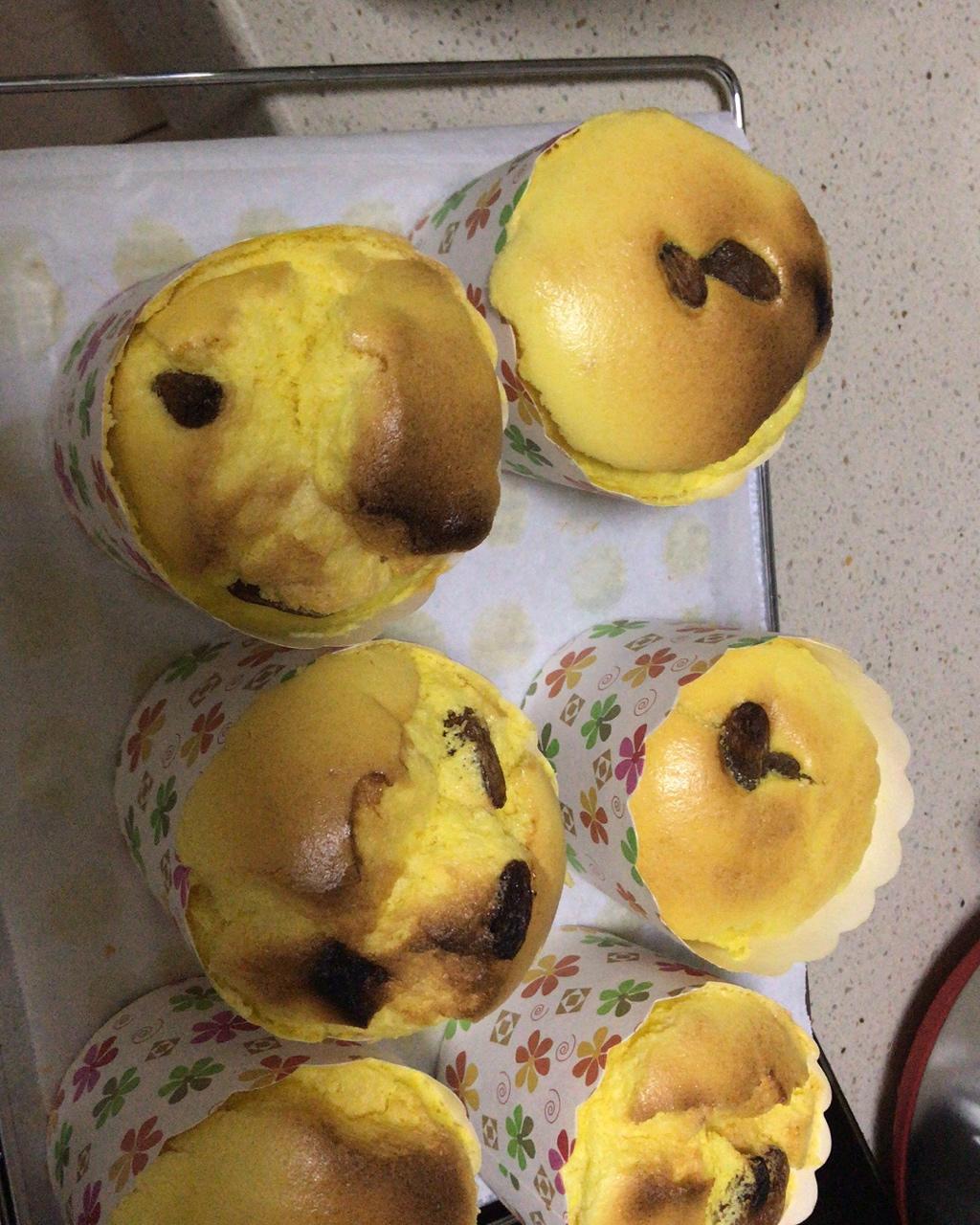 软绵绵的纸杯蛋糕