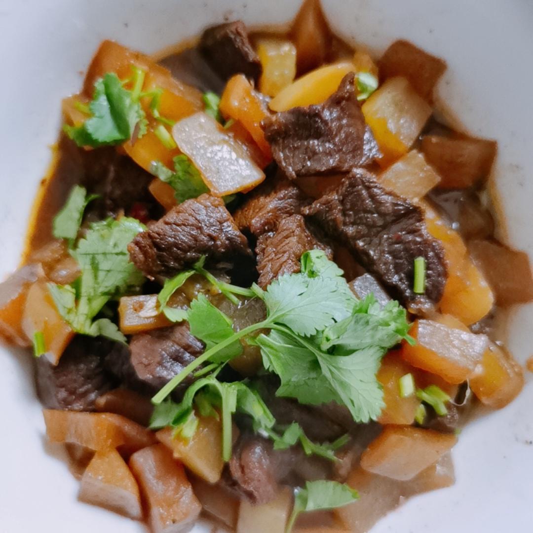 大口吃肉