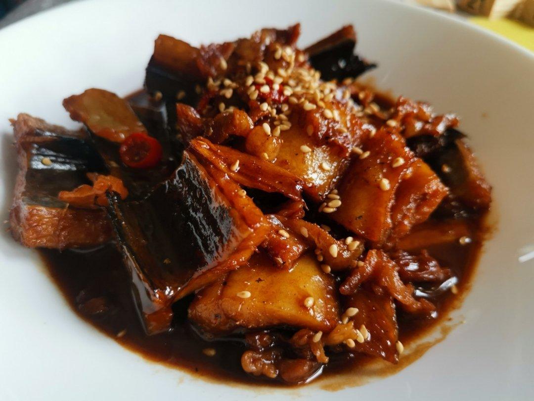 鳗鱼干烧肉