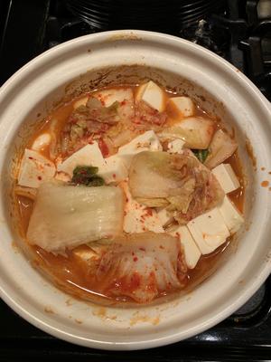 泡菜海鲜豆腐锅的做法 步骤3