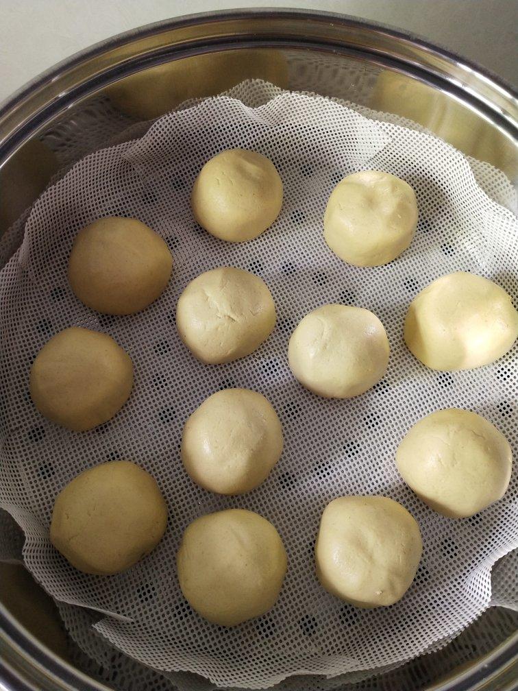 黄米面粘豆包