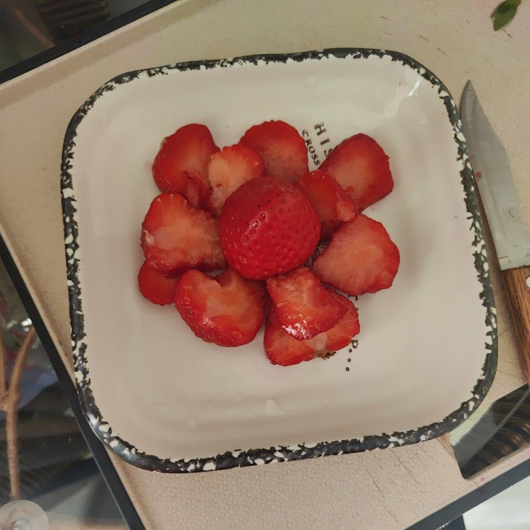 超简单的草莓摆盘🍓