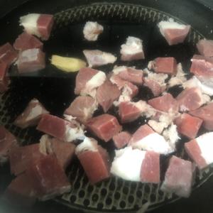 牛肉烧土豆胡萝卜的做法 步骤4