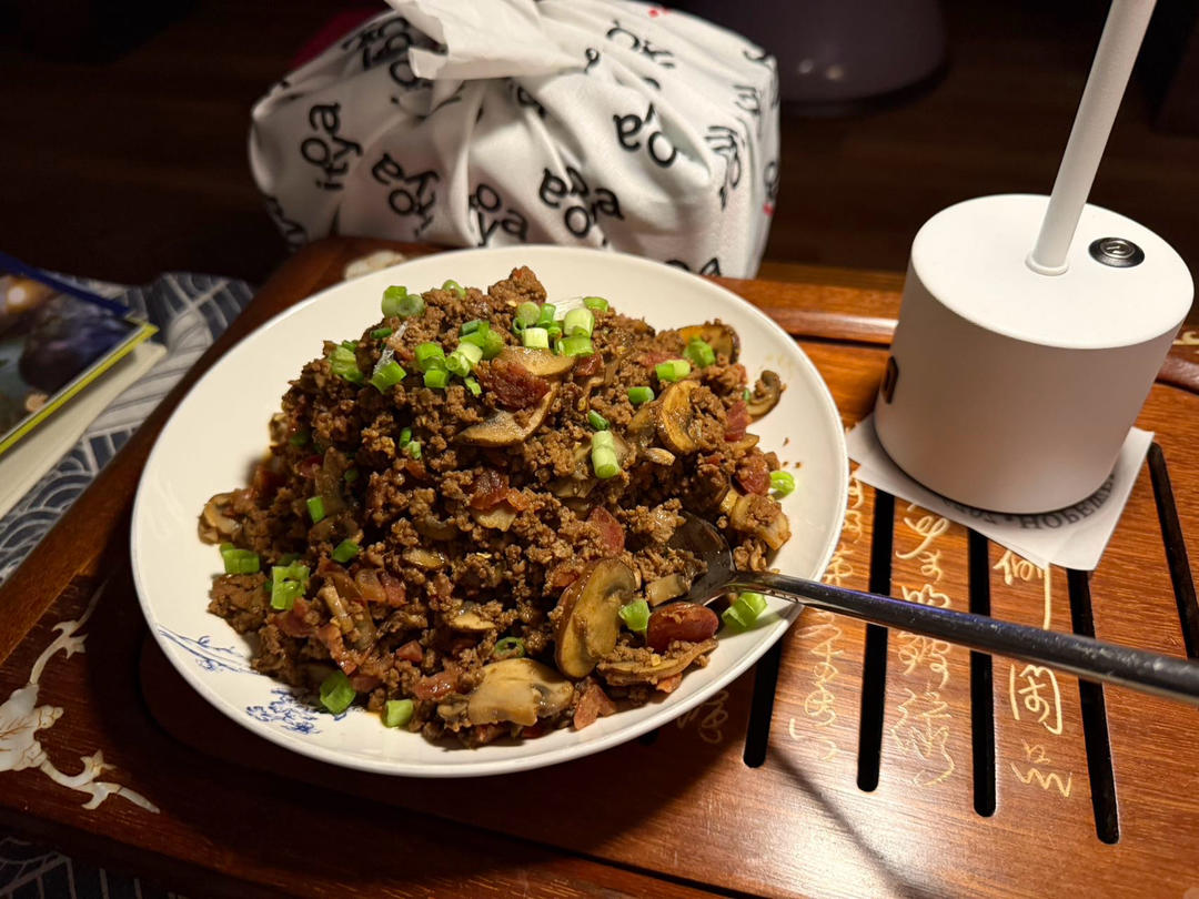 酱汁浓郁！超级下饭的家常菜肉末香菇