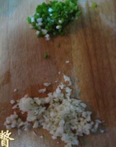 蒜蓉蒸金针菇的做法 步骤2