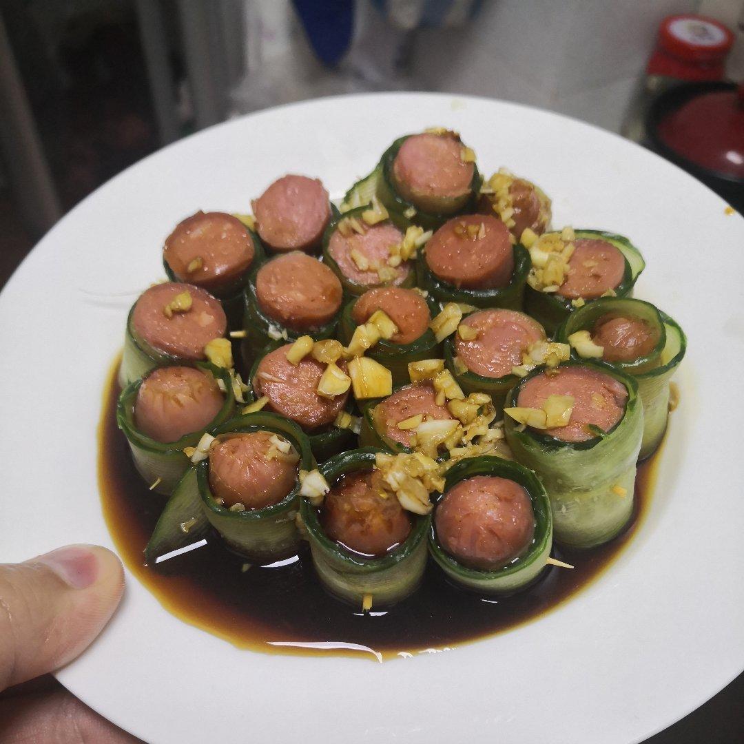 烤肠黄瓜卷