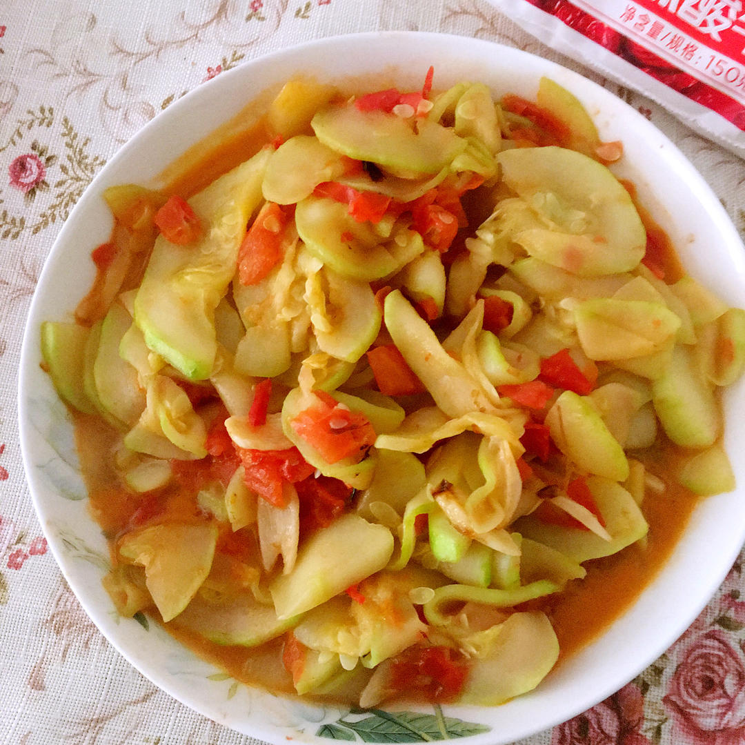 西红柿炒西葫芦