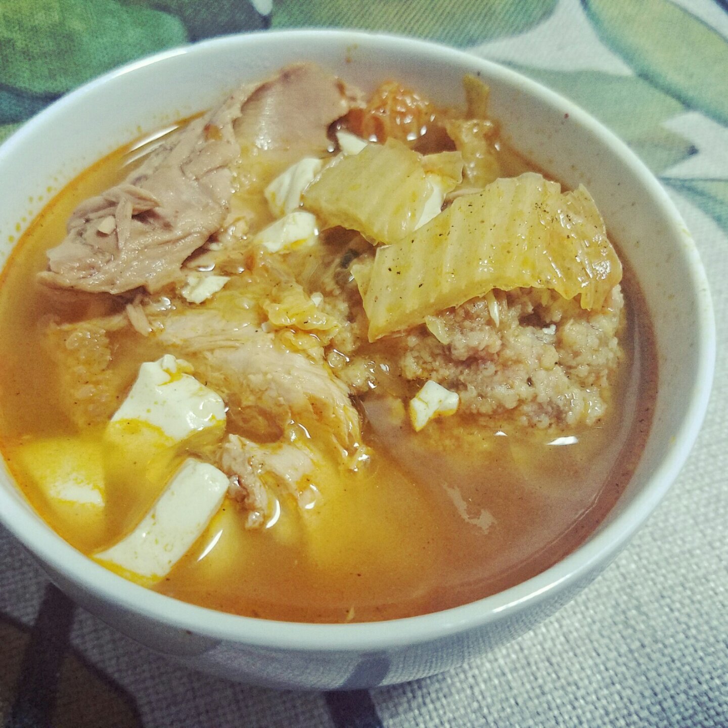 辣白菜金枪鱼豆腐汤