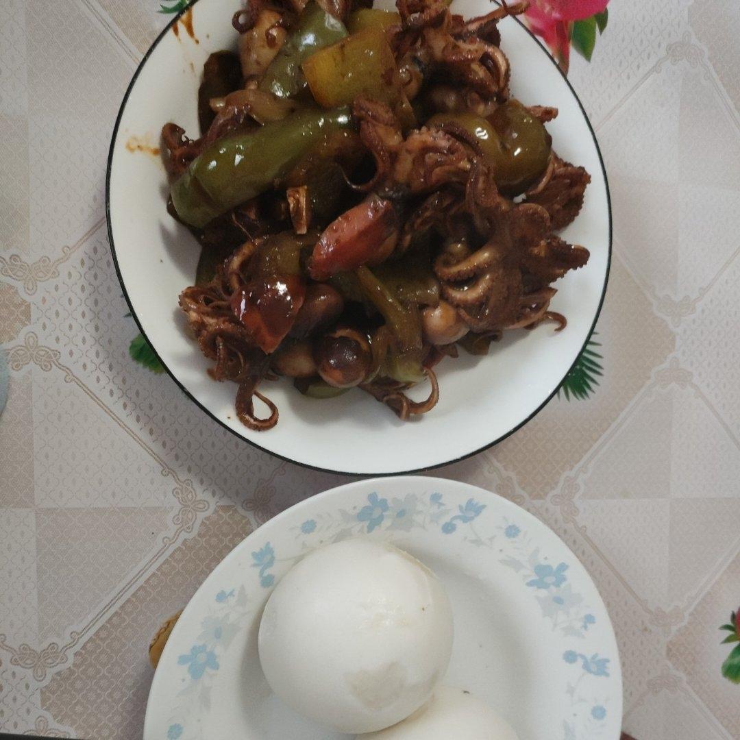 家常快手菜  酱爆墨鱼仔（15分钟搞定）