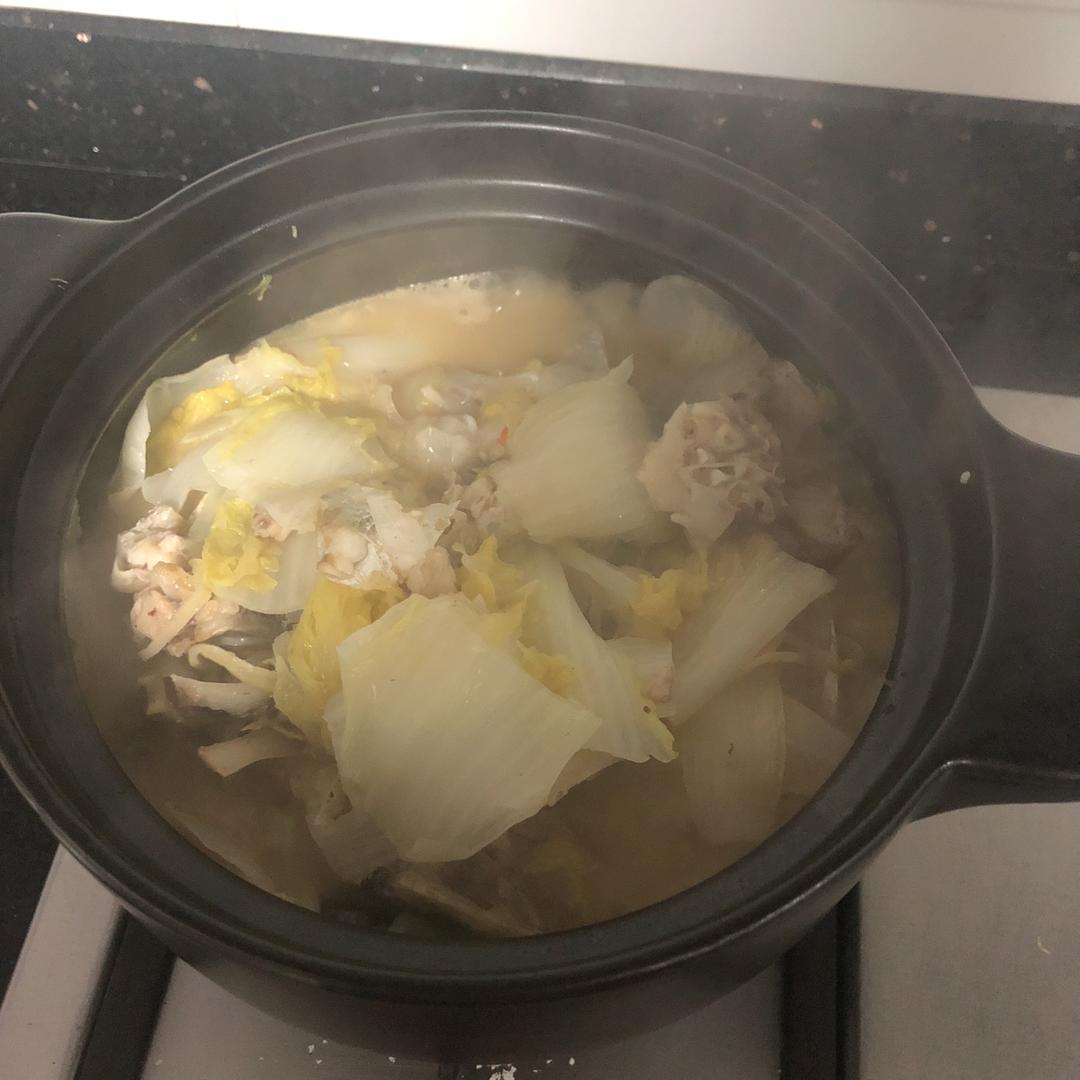 家庭版鱼头炖白菜