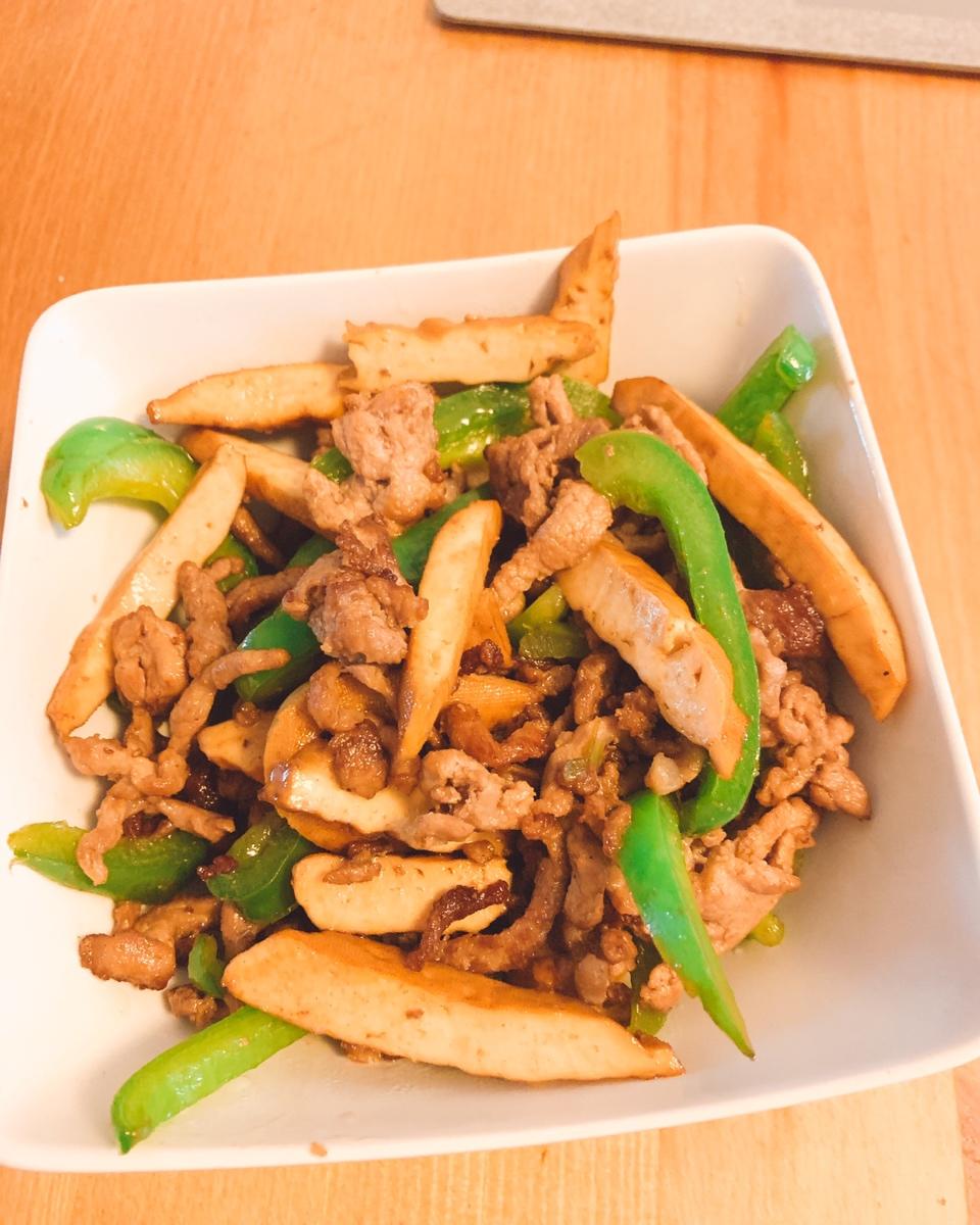 ms向日葵做的青椒肉丝炒豆腐干