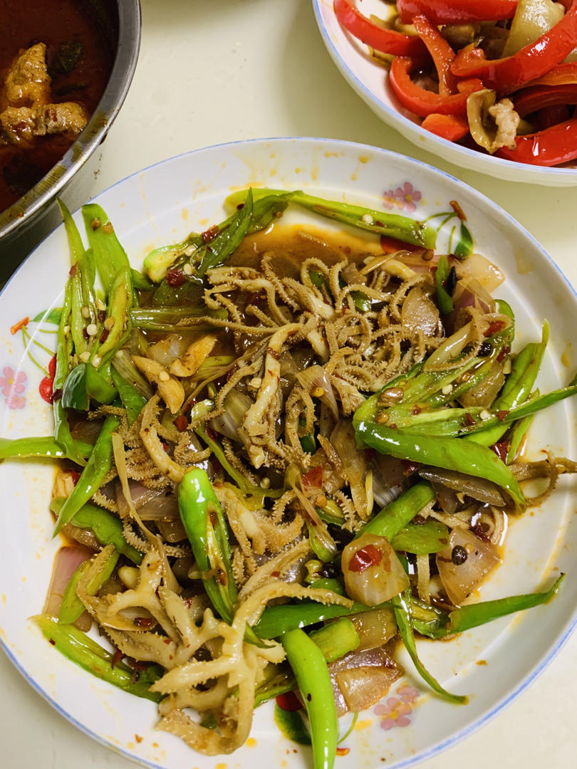 〈辣炒牛百叶〉，爽呀。欣小厨 😉