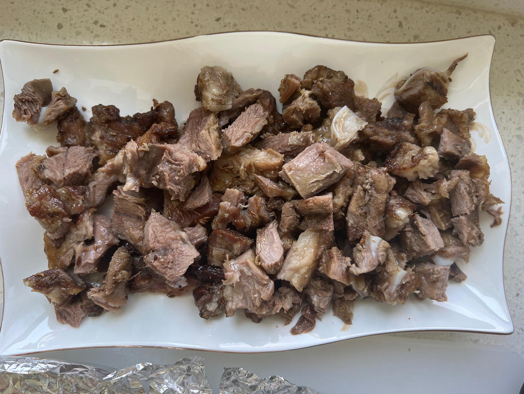 家庭版超嫩多汁的烤羊腿肉