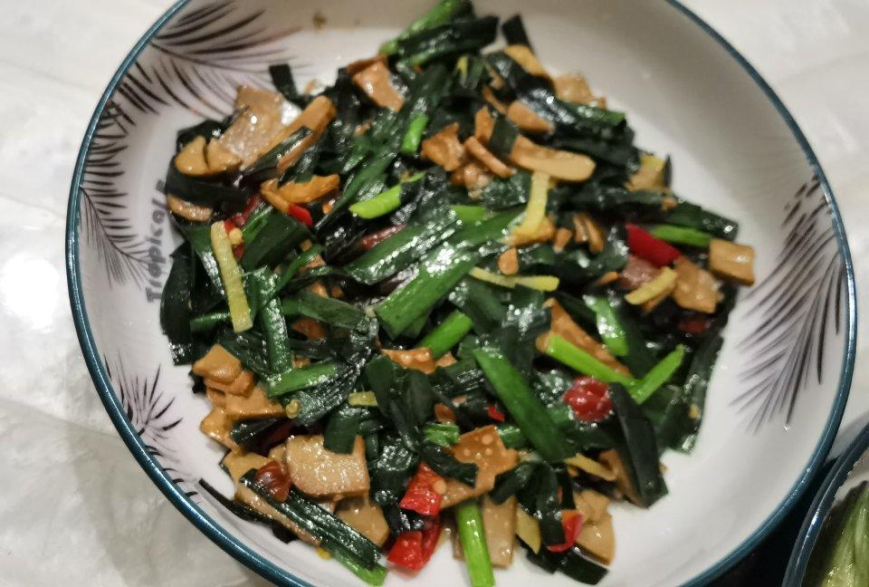 韭菜炒鸡蛋干