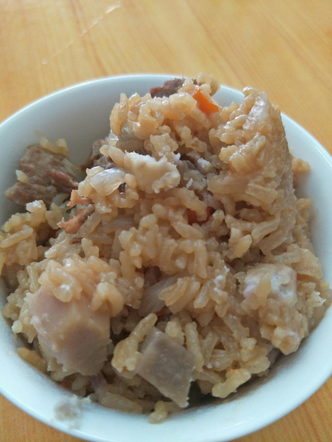 芋头排骨焖饭—有饭有肉有菜一人食