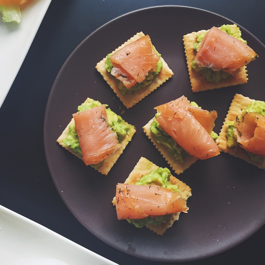 固力果guriko做的三文鱼鳄梨tartine餐前菜