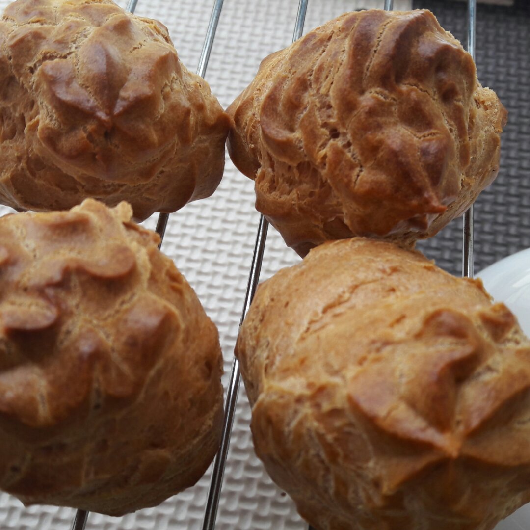 酥皮奶油泡芙--#皮黑森林#