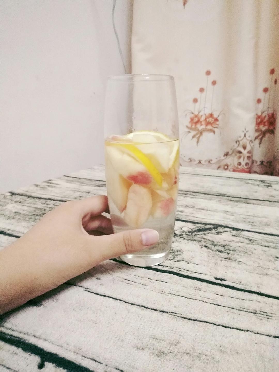 （无酒精版）蜜桃Mojito--夏天就是需要这样清清爽爽一口闷的气泡水啊