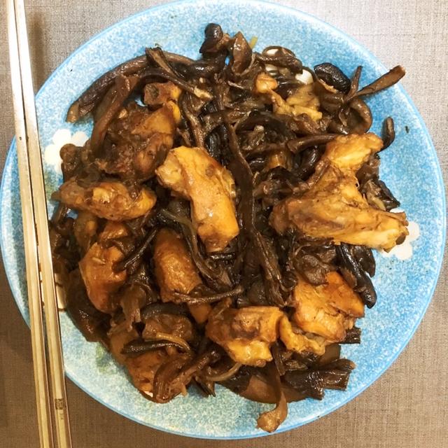 小鸡炖蘑菇