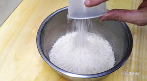 砂锅米饭，用煤气灶做出柴火饭的味道的做法 步骤2