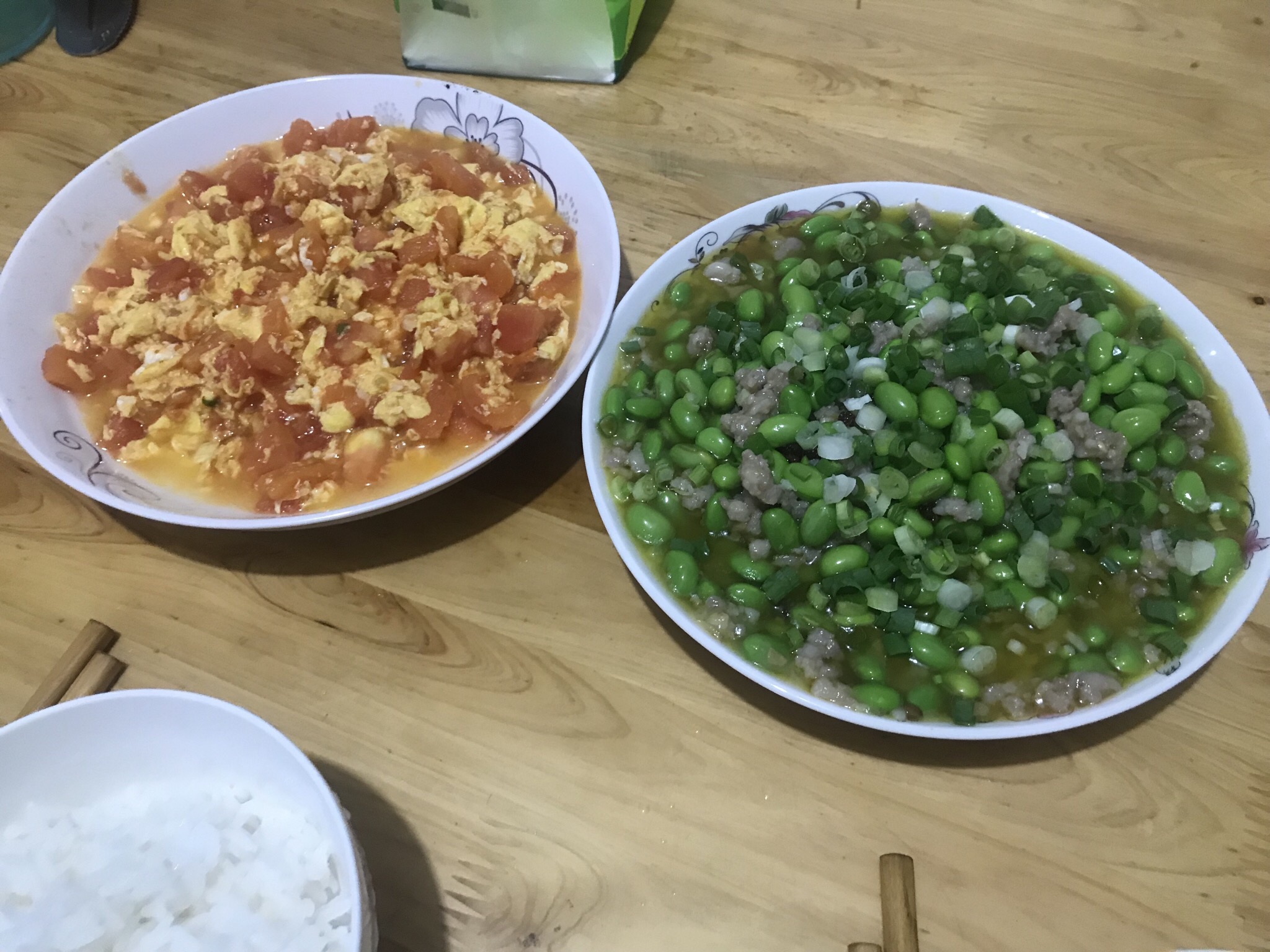 番茄炒蛋+肉沫青豆的做法