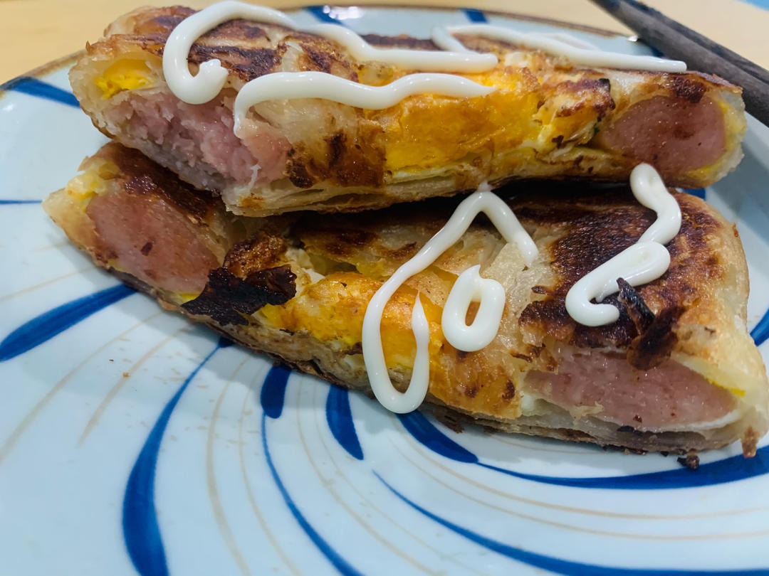 五分钟快手早餐：火腿鸡蛋手抓饼