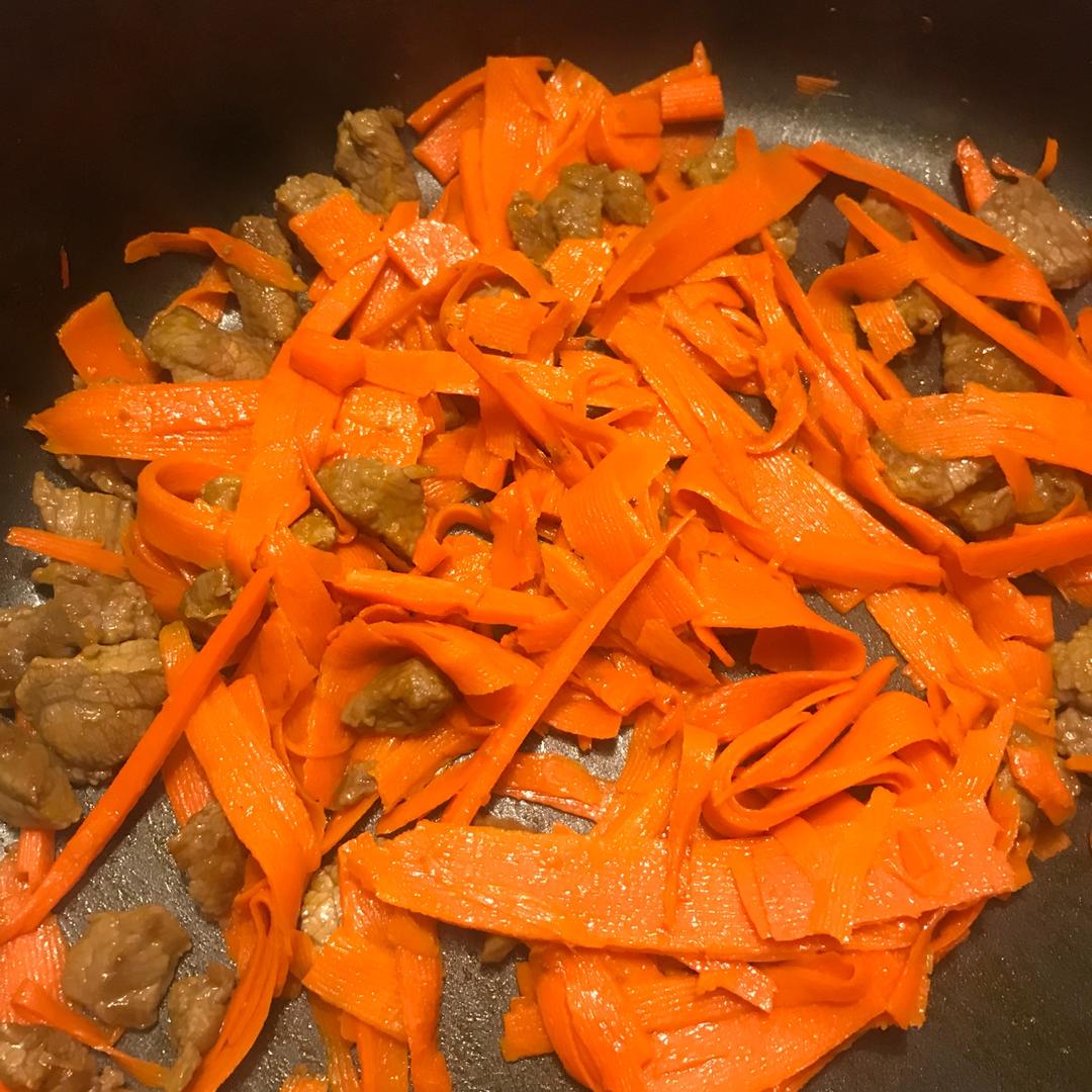 胡萝卜炒牛肉