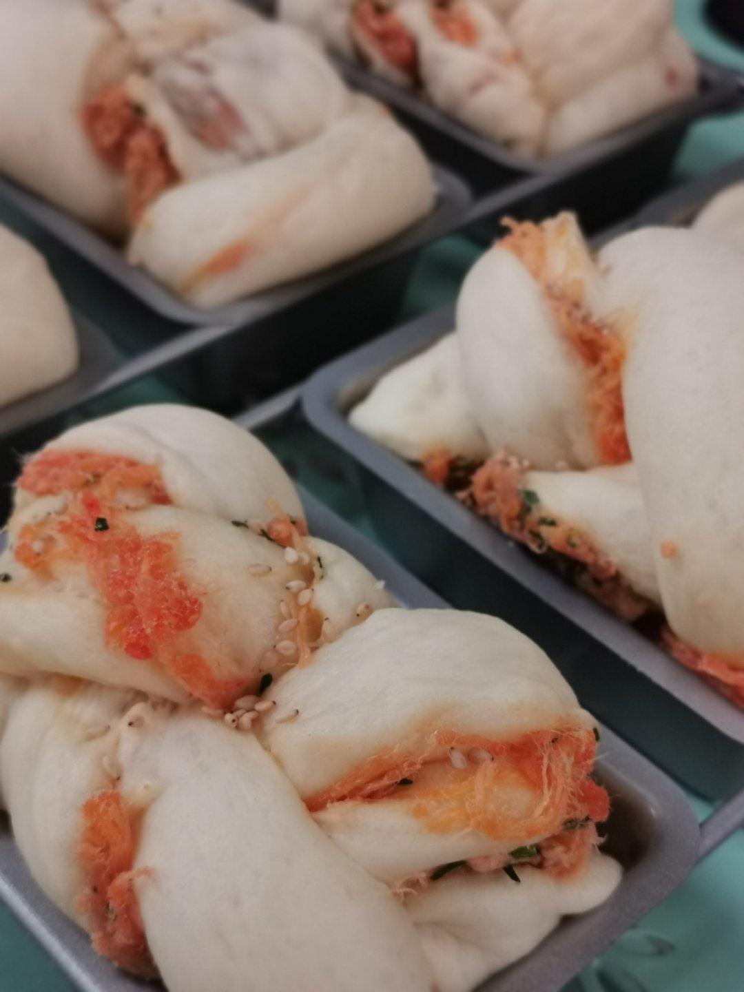 香葱肉松小方块面包