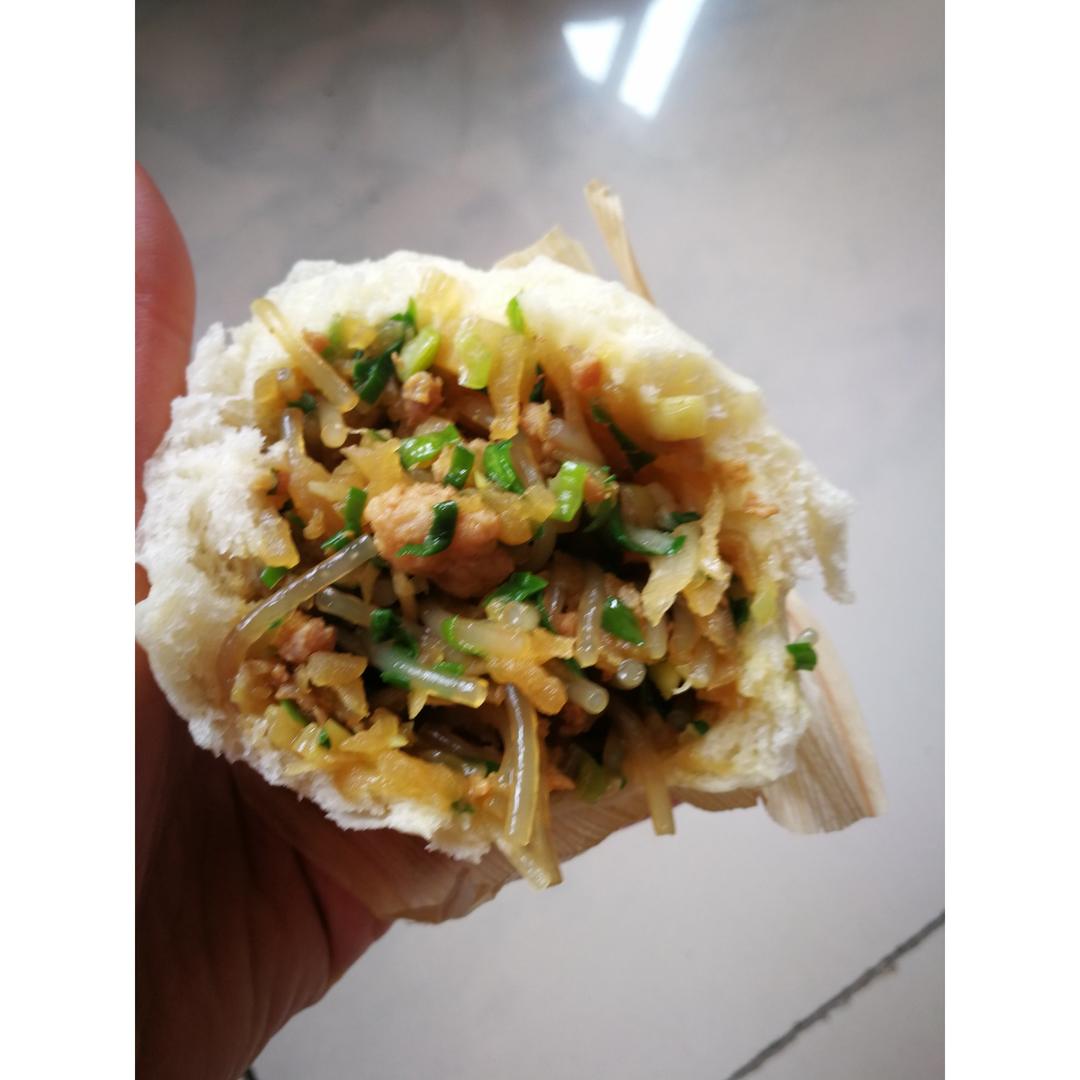 萝卜粉条麦穗包子Turnip & GlassNoodle Steamed Dumplings