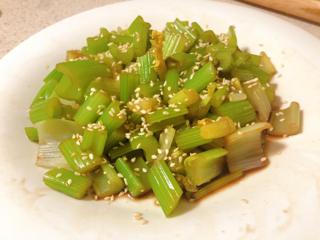 生病时唯一想吃的菜-凉拌芹菜