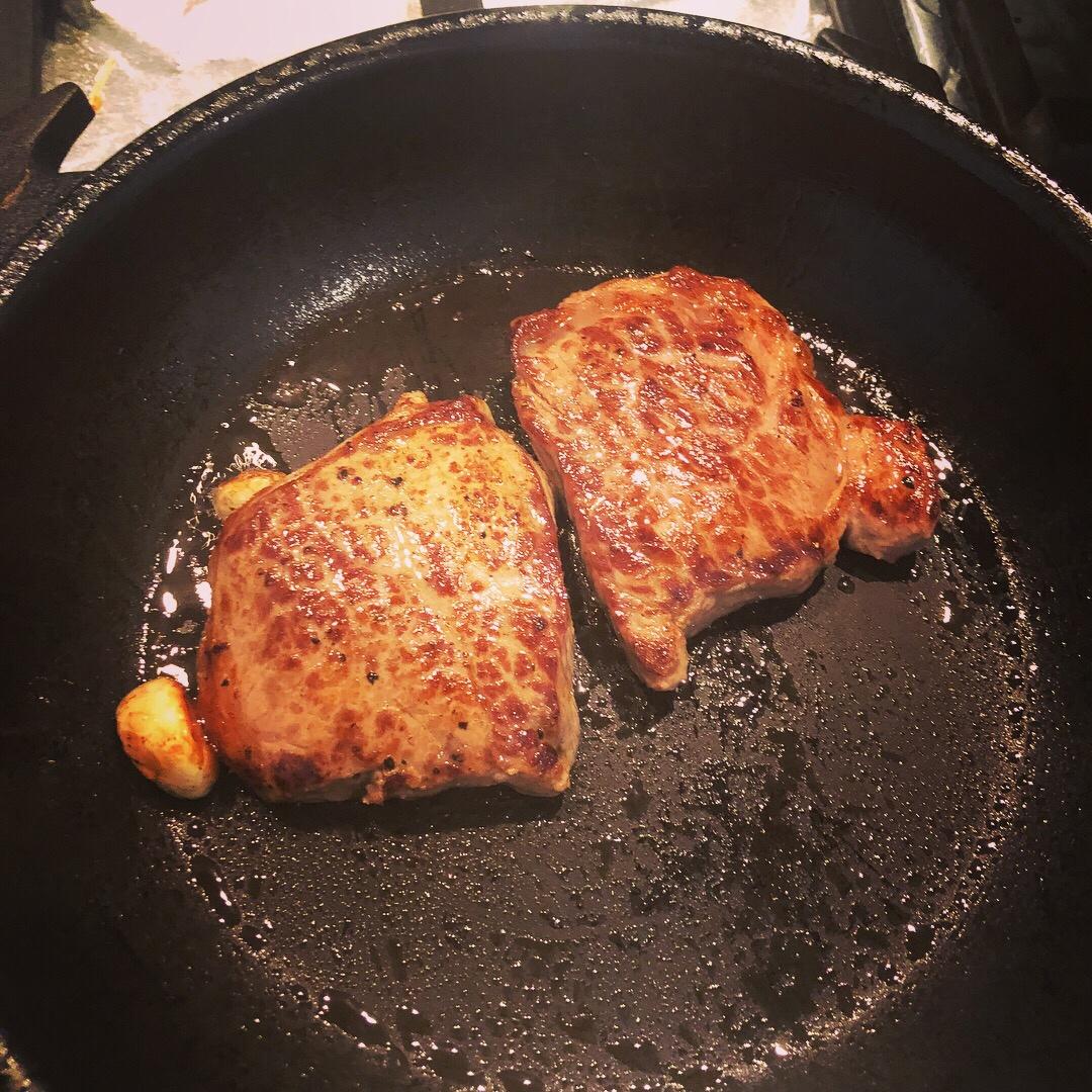 岛岛的满月做的好吃到哭的煎牛排