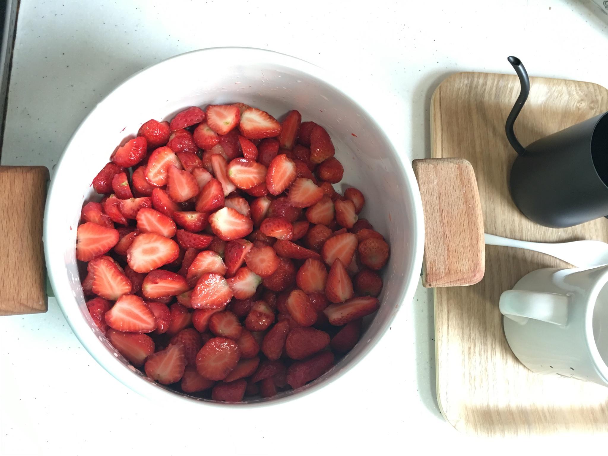 草莓酱（少糖版）的做法 步骤2