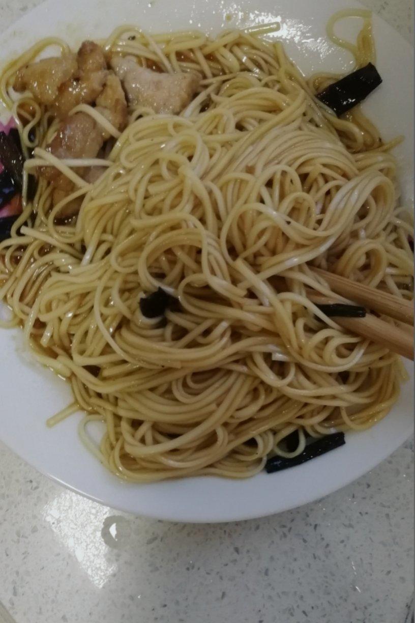 10分钟搞定的一碗葱油拌面