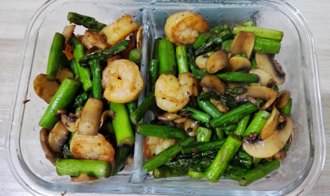 低卡鲜美❗️芦笋口蘑炒虾仁，一盘不够吃～