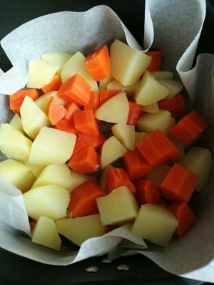 土豆胡萝卜烤排骨的做法 步骤4
