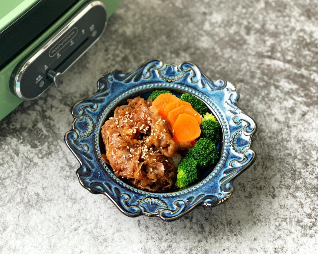 完胜吉野家的肥牛饭的做法