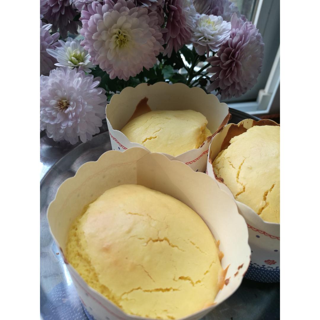 群重啊做的蛋黄海绵蛋糕