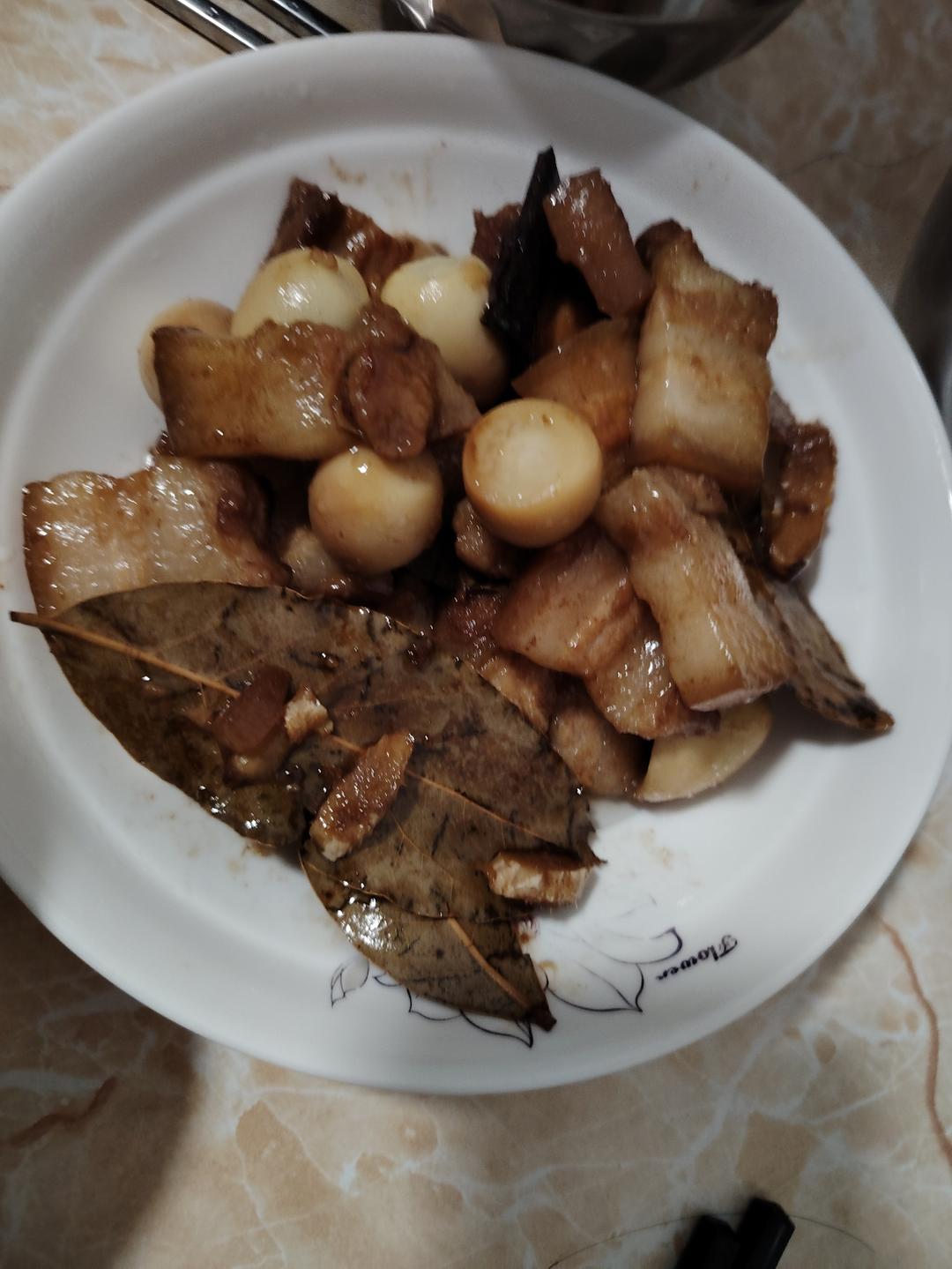 今天这个鹌鹑蛋红烧肉 简直不要太下饭了