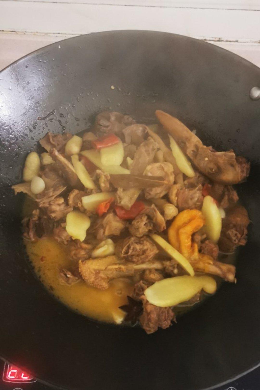 厨师长教你：用土灶烧“乡村啤酒鸭”，味道安逸得不摆了