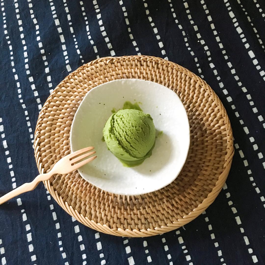 抹茶白巧冰淇淋